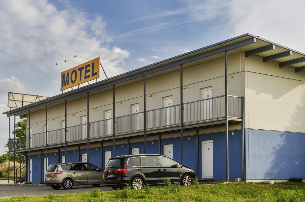 Tour-Motel Wilfersdorf  Exterior photo