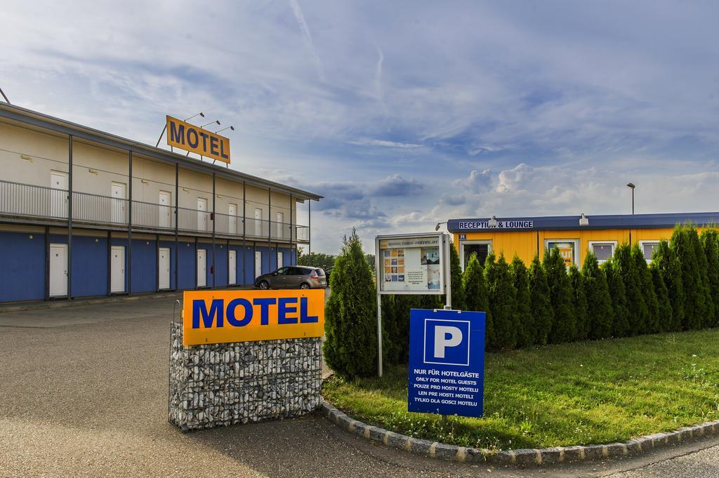 Tour-Motel Wilfersdorf  Exterior photo